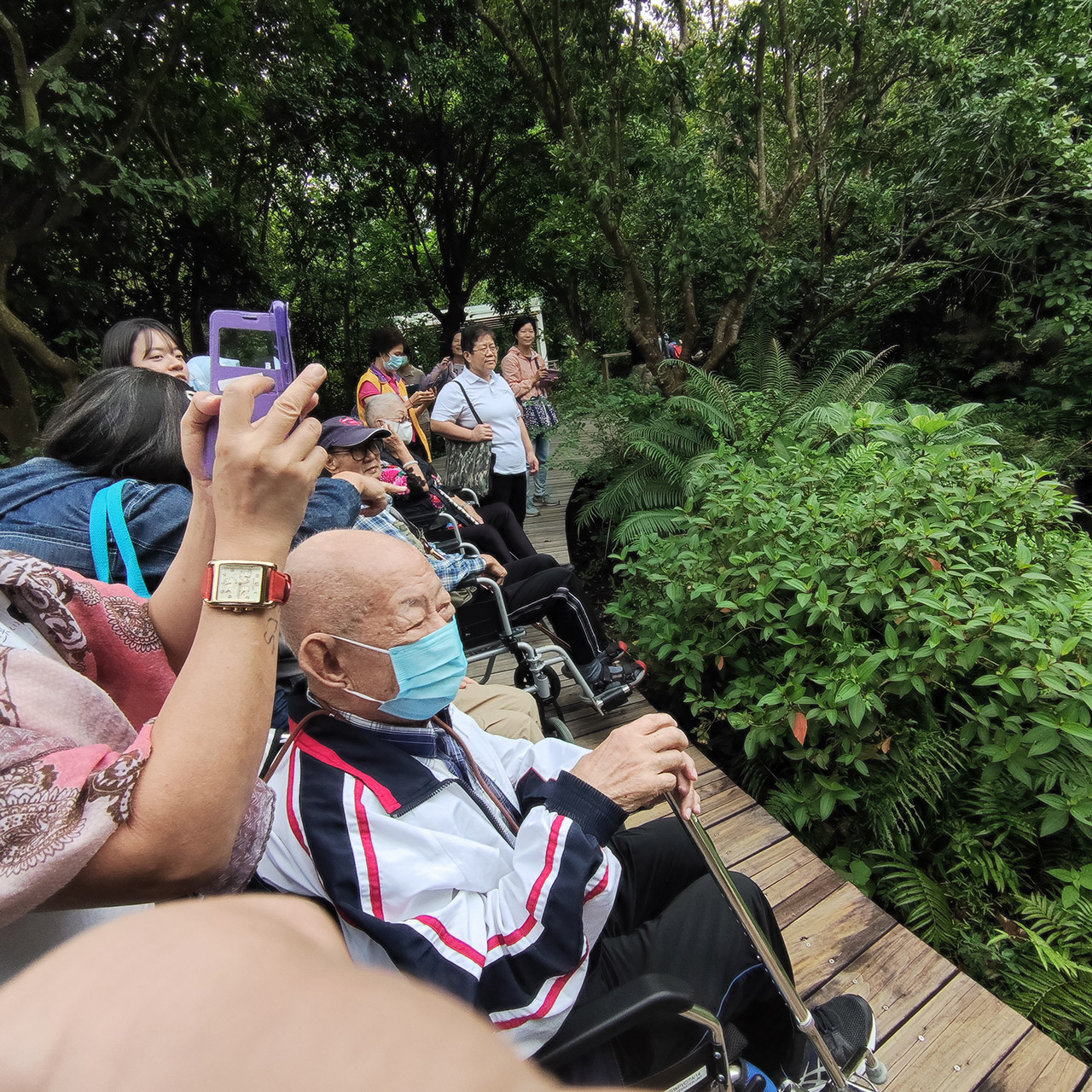 陪同“圣公會(huì)麥理浩夫人中心”長者秋季旅行